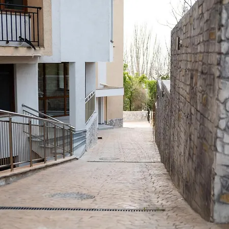 Queen's Garden Apartament *