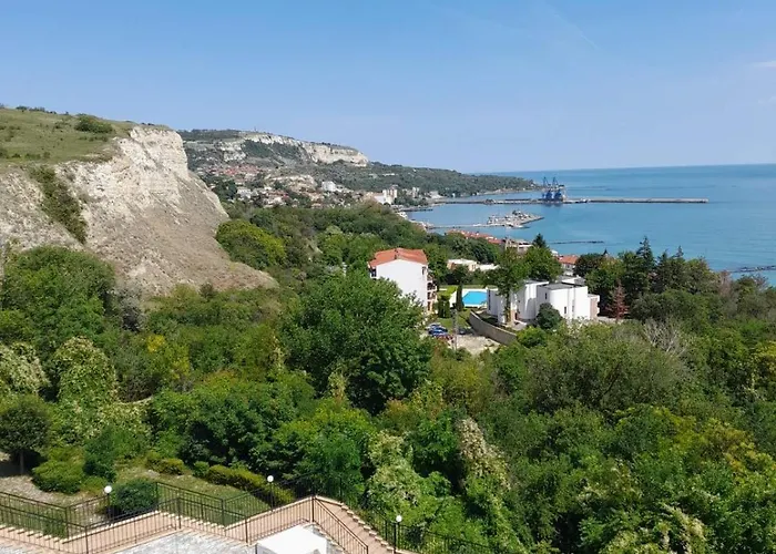 Queen's Garden Apartament