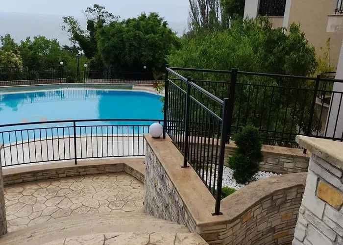 Apartament Queen's Garden Balcic