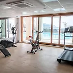 Queen's Garden Apartment