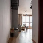 Queen's Garden Apartment