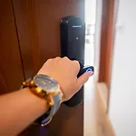 Queen's Garden Apartment