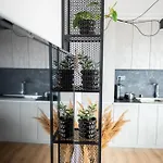 Queen's Garden Apartment