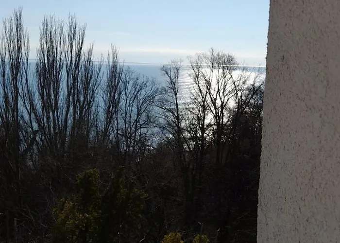 Queen's Garden Apartment Balchik