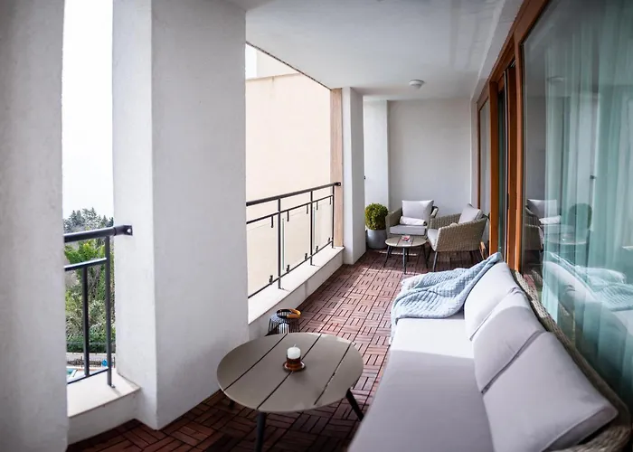 Queen's Garden Apartment *