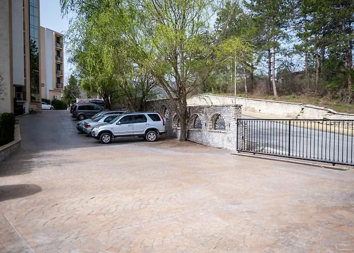 Apartment Queen's Garden