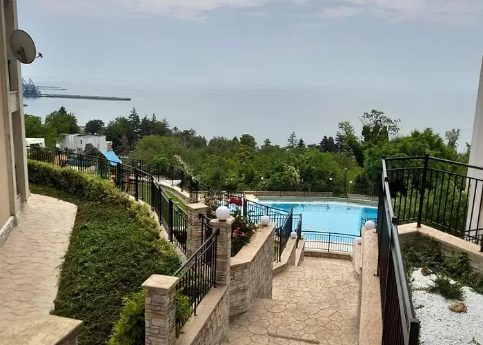 Апартаменты Queen's Garden *